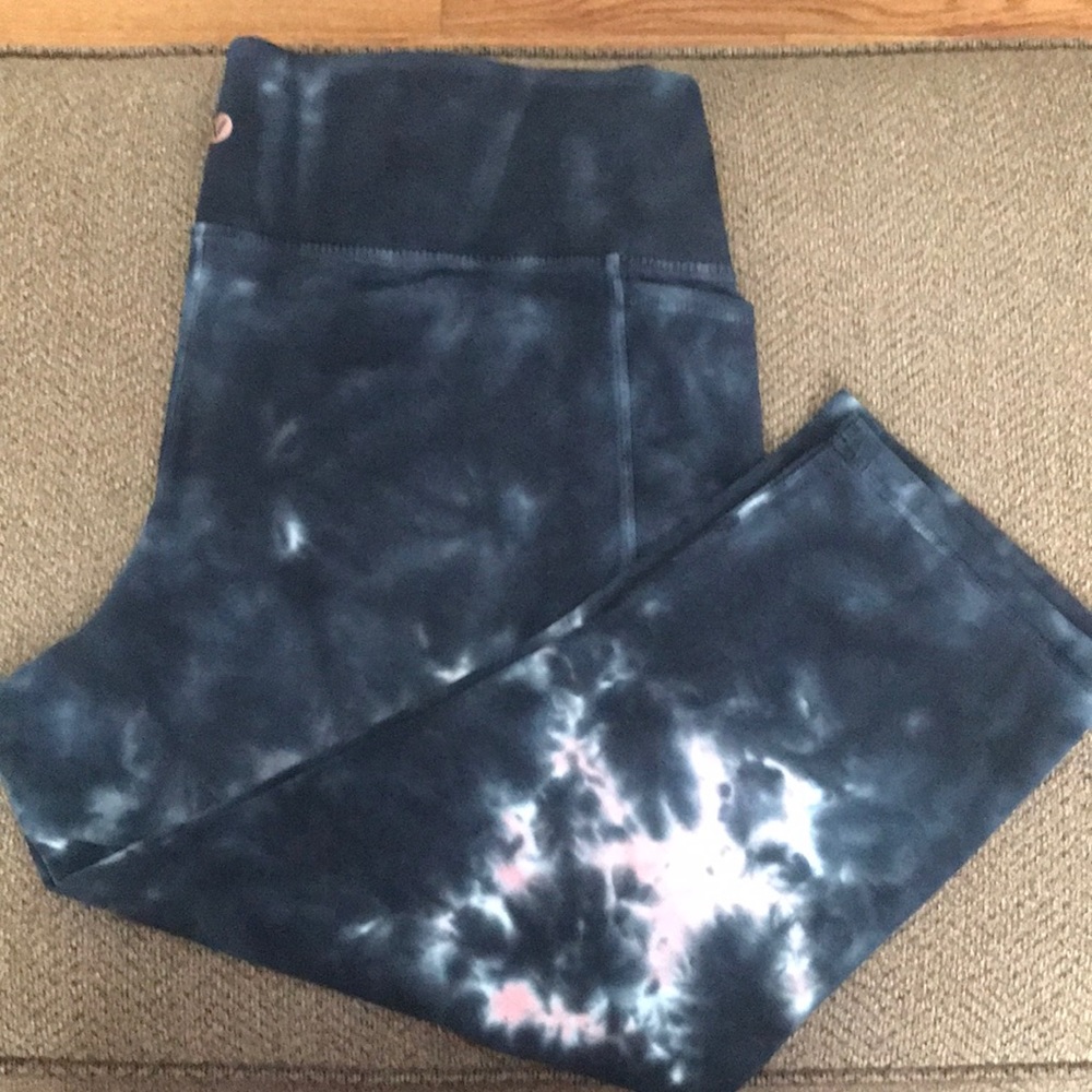 Livi Capri Leggings